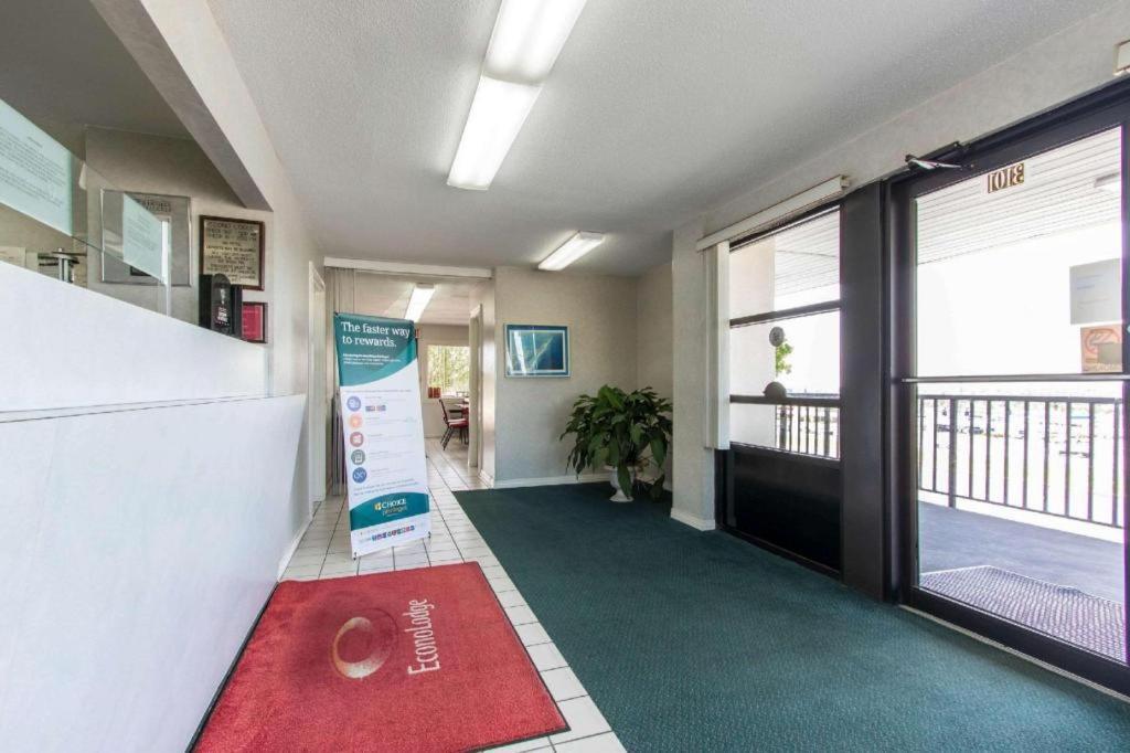 Econo Lodge Crestview Buitenkant foto